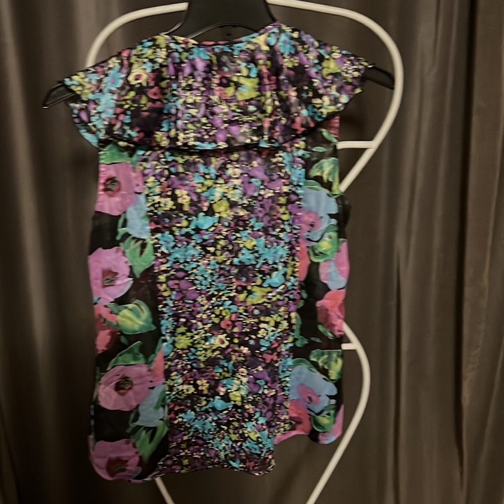 2 tops apostrophe ruffles floral - Picture 4 of 9